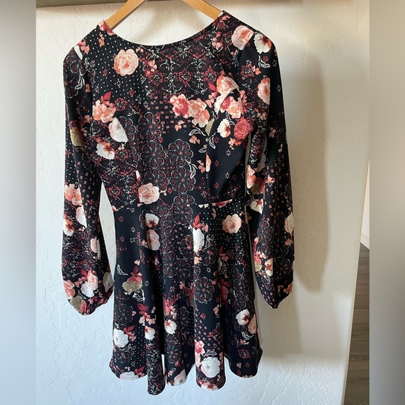 Abercrombie & Fitch Long Sleeve Floral Dress, Size Small, Ruffle/Flowy Skirt••• - Picture 4 of 12
